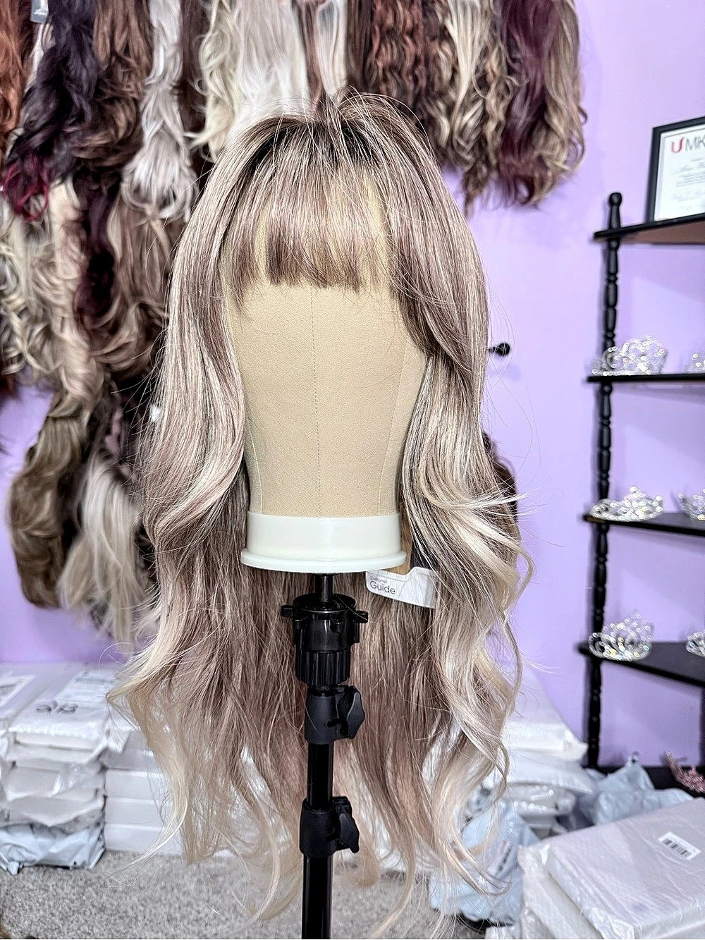 Dwy Taylor Long Wavy Blonde Wig NWT
